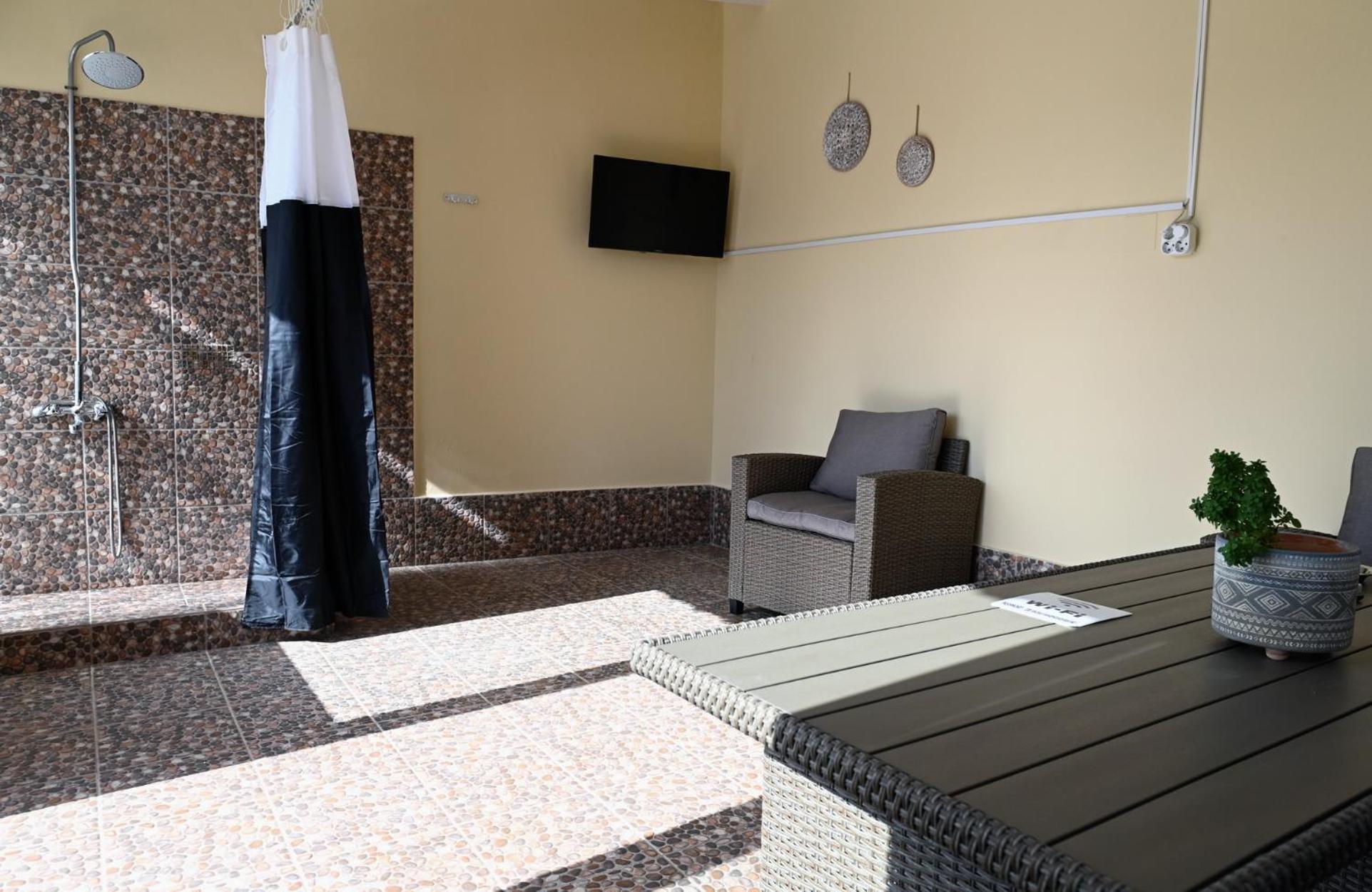 Oasis Lower Ground Floor Apartment Argos Exterior foto
